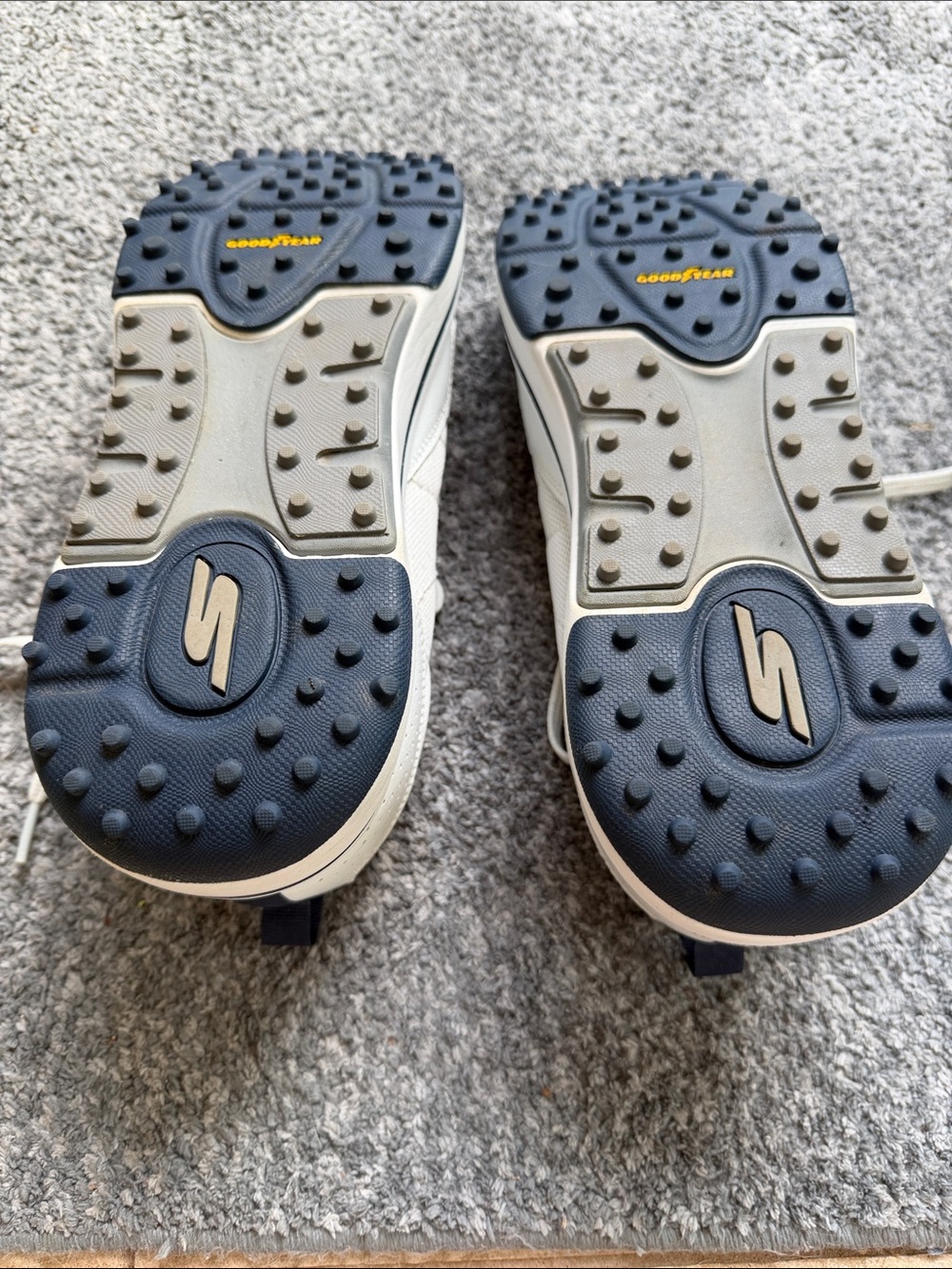 Golf sketchers White and Navy Low-Top golf Sneakers only worn once 😊size 12 - Picture 6 of 9